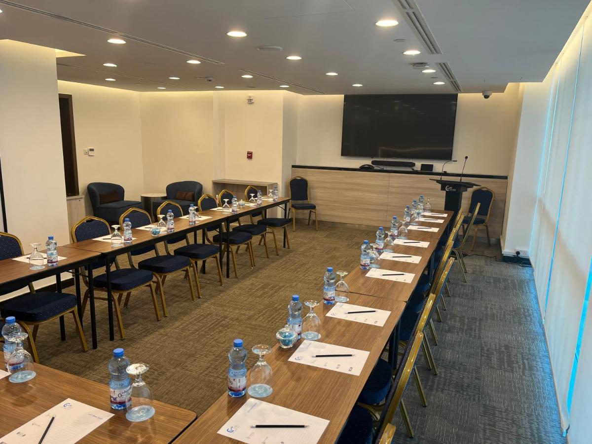 C - Hotel And Suites Ad-Dauha Zewnętrze zdjęcie
