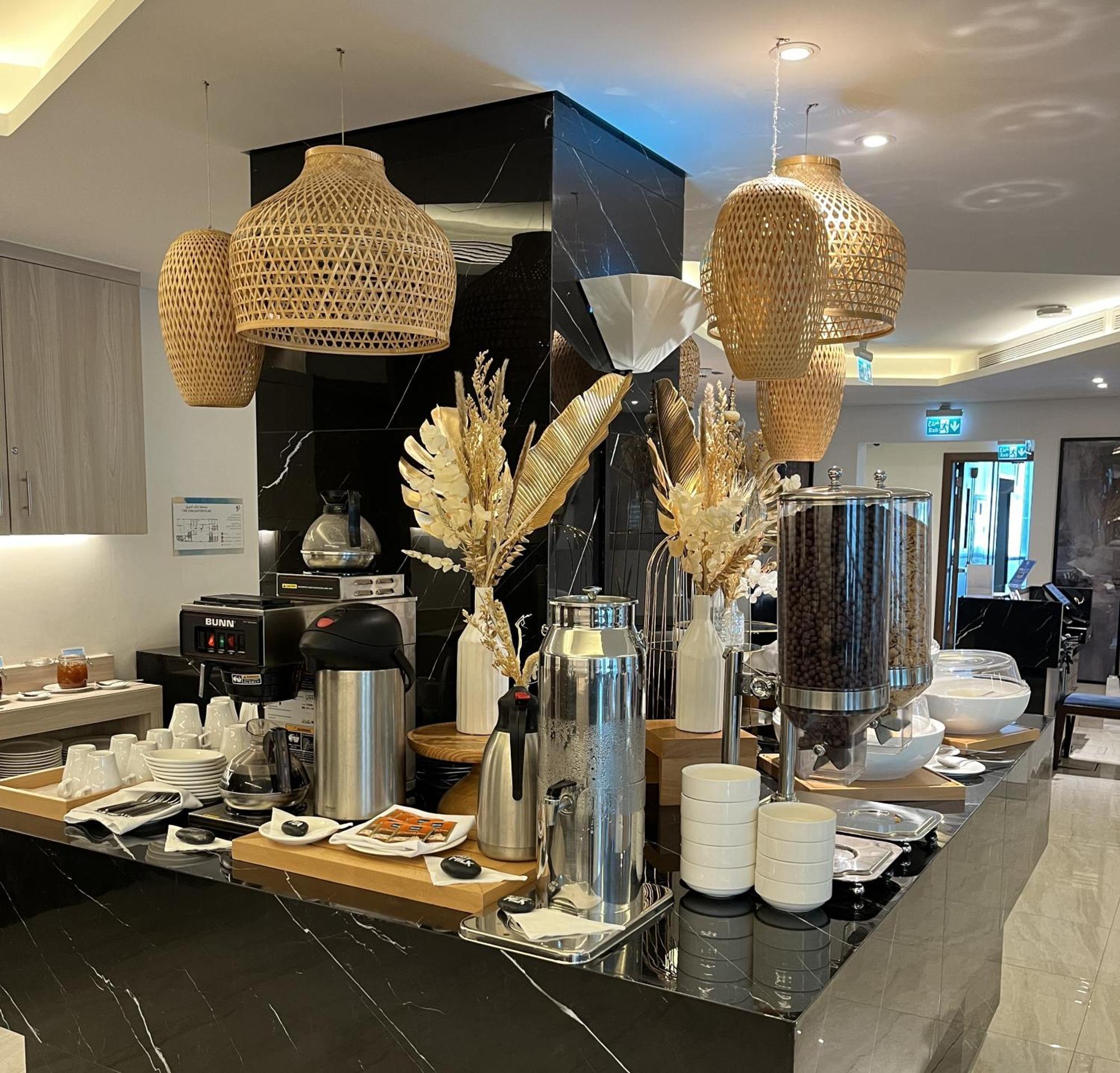 C - Hotel And Suites Ad-Dauha Zewnętrze zdjęcie